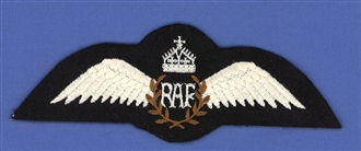 RAF PILOT WINGS (ON FELT) KINGS CROWN