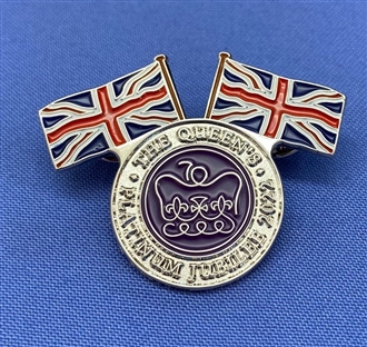 QUEENS PLATINUM JUBILEE PIN