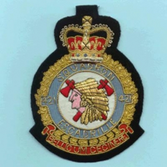 421 (CANADIAN) SQN GOLD WIRE BADGE