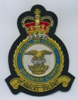 RAF GREENHAM COMMON CREST GOLD WIRE BADGE