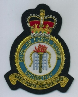 RAF SWINDERBY CREST GOLD WIRE BADGE