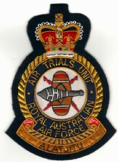 AIR TRIALS UNIT RAAF GOLD WIRE BADGE